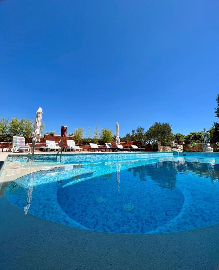 Apartment With Swimming Pool เยลซา ภายนอก รูปภาพ